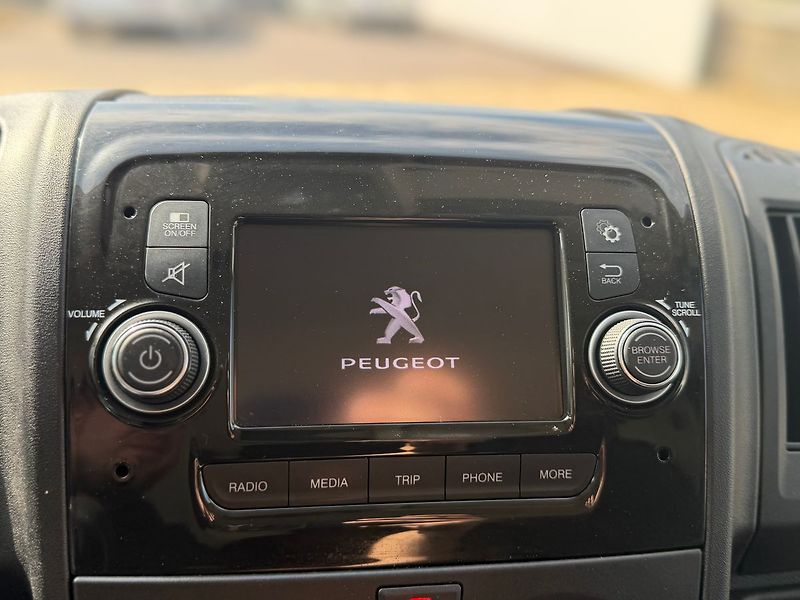 Peugeot Boxer 2.2BHDI 88kw*L1H1*CZ*DPH* - fotka 26 z 29