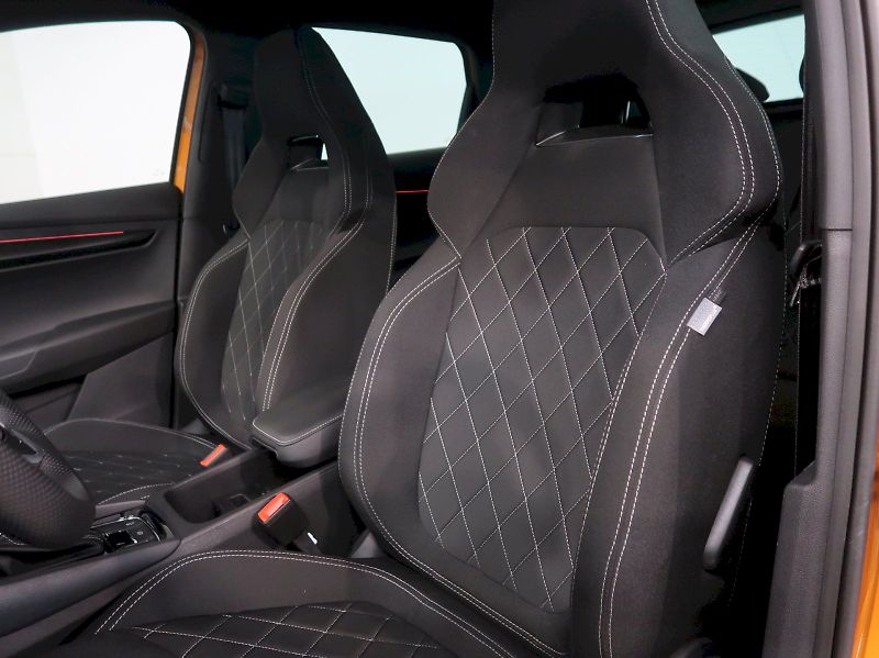 Škoda Karoq (2026) SPORTLINE 2.0TSI 140KW DSG 4x4 - fotka 14 z 42