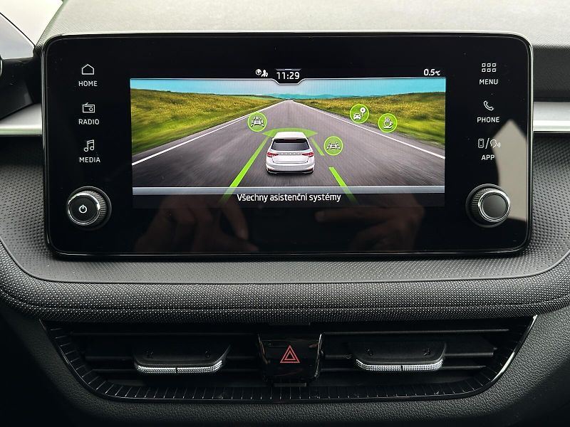 Škoda Fabia 1.0TSi 95PS LED V.Cockpit Clim - fotka 24 z 34