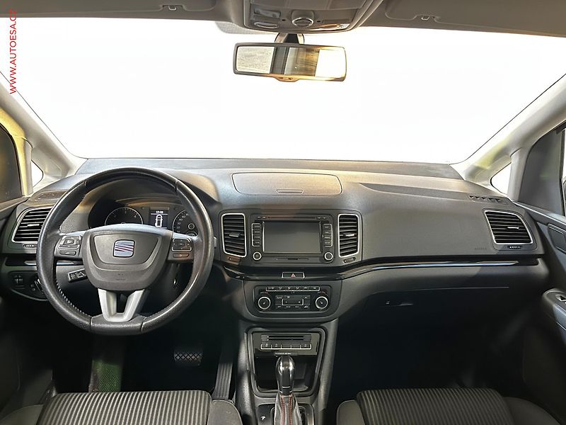 Seat Alhambra (2012) 2.0 TDi, DSG, panor, navi, TZ - fotka 8 z 16