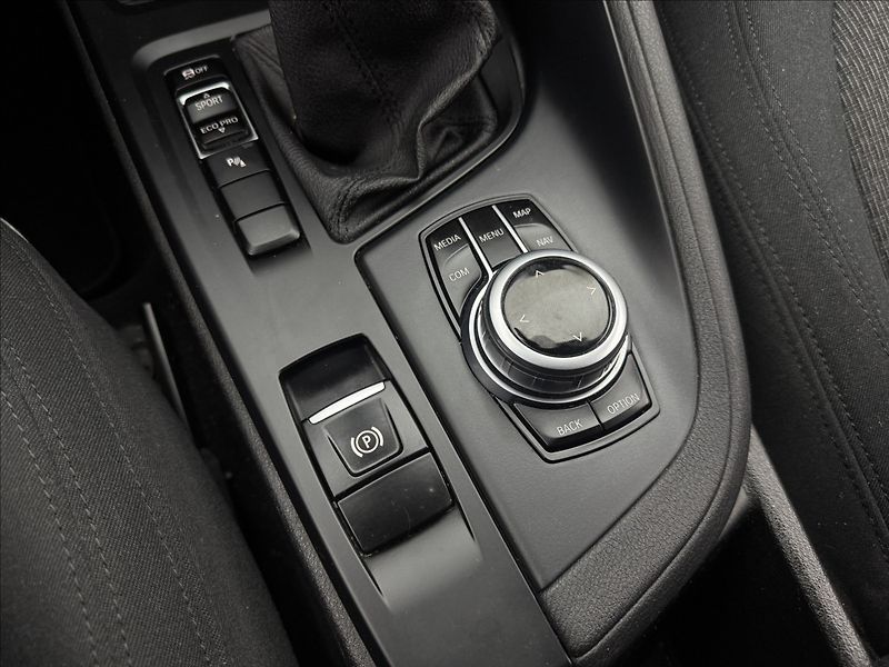 BMW X1 2,0 18d AUTOMAT SERVIS ČR - fotka 31 z 44