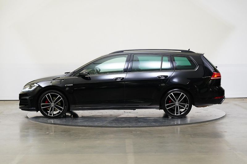 Volkswagen Golf - fotka 3 z 27
