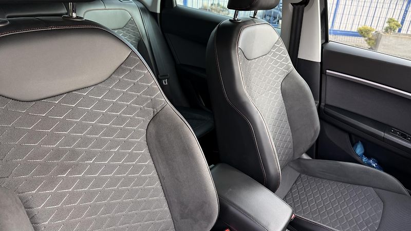 Seat Ateca (2025)  FR 2.0 TDI , AT,LED, ZÁRUKA - fotka 39 z 57