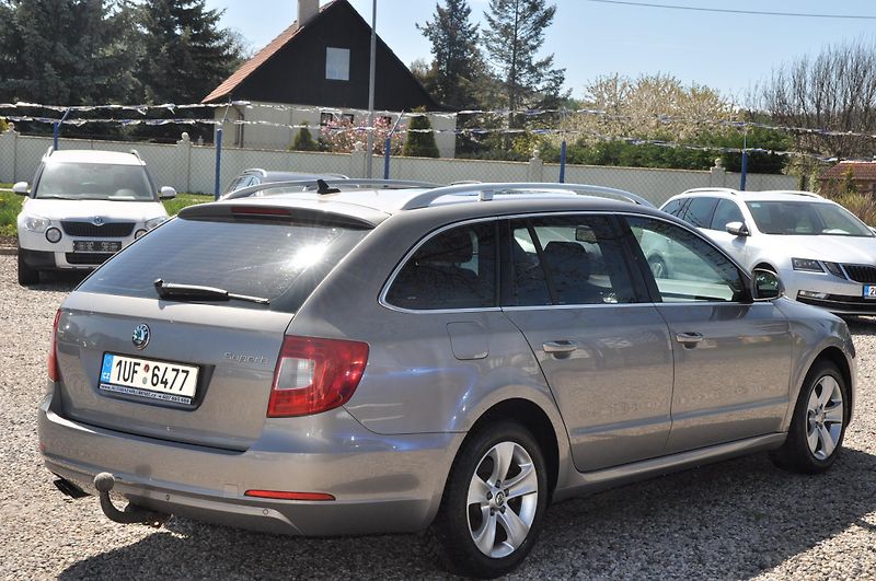 Škoda Superb II 2.0TDi 103kW KOMBI Panorama - fotka 3 z 19