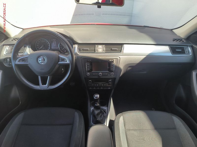 Škoda Rapid (2014) 1.6 TDi, autoAC - fotka 8 z 17