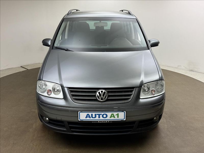 Volkswagen Touran 1,6 i 75kW AC NOVÉ PRAHY APOD. - fotka 2 z 29