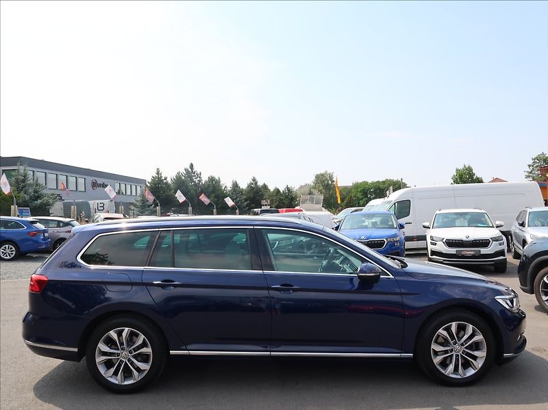 Volkswagen Passat 2,0 TDi,110kW,1majČR,Highline - fotka 5 z 27