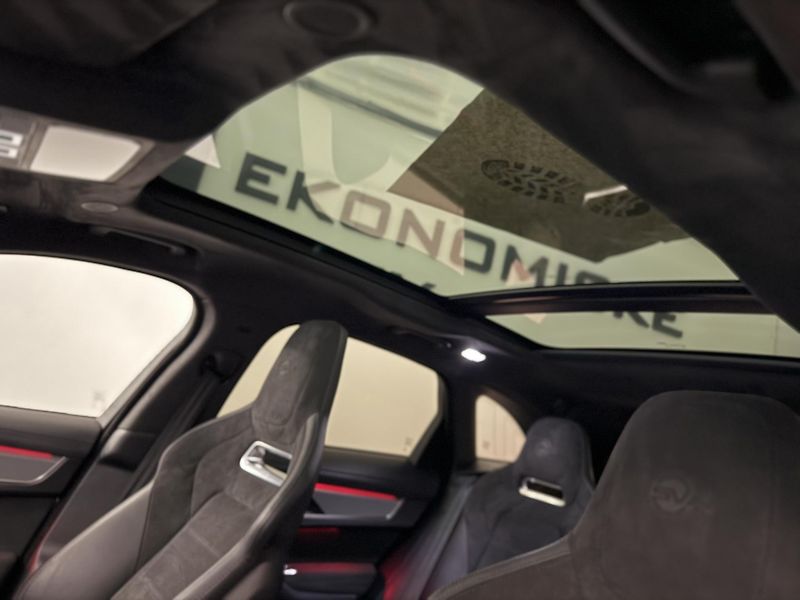 Jaguar F-Pace (2022) 5.0 SVR REZERVOVÁNO  - fotka 32 z 53