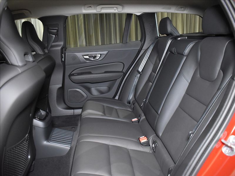Volvo V60 2,0 T6 AWD PLUS BLIS,Bezklíč - fotka 7 z 23