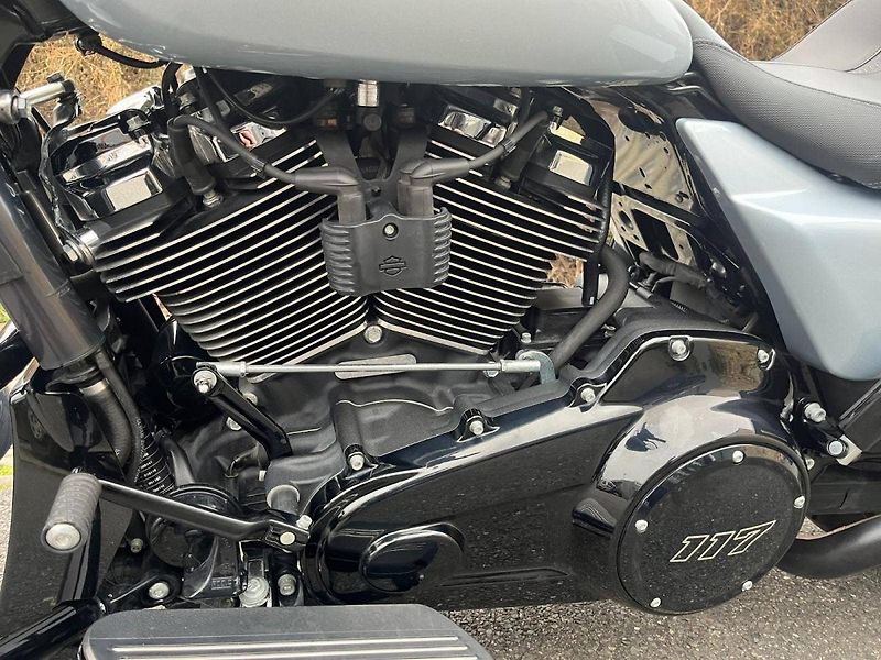 Harley-Davidson FLHXS Street Glide Special (2024) - fotka 12 z 14