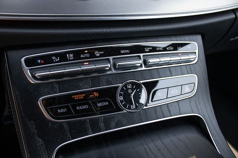 Mercedes-Benz Třídy E D 2017 AT 143kW - fotka 17 z 26