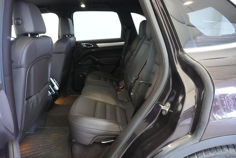 Porsche Cayenne 4,2 TDI V8 4WD AUT. - fotka 25 z 31