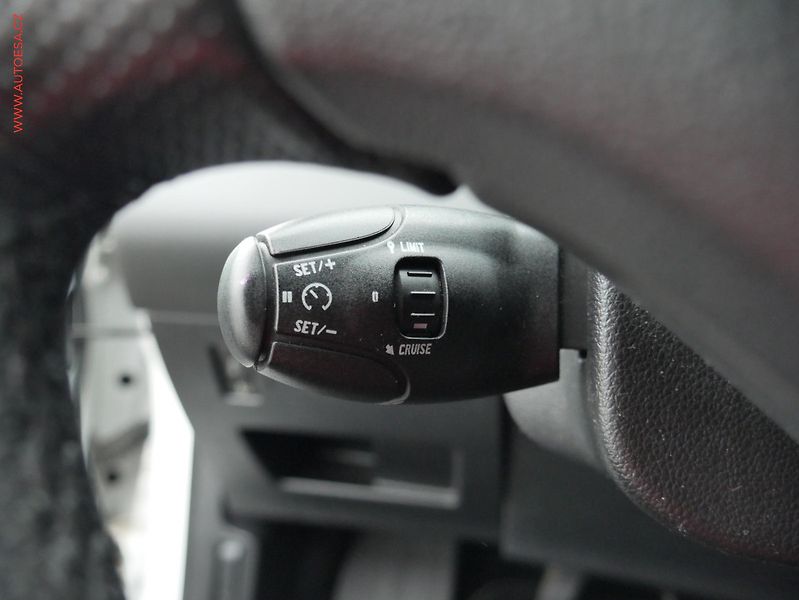 Peugeot 308 (2013) 1.6 HDi, AC, panor - fotka 13 z 18