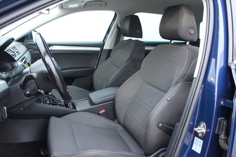 Škoda Superb 2.0 TDI 110kW DSG BIXENON NAVI - fotka 10 z 21