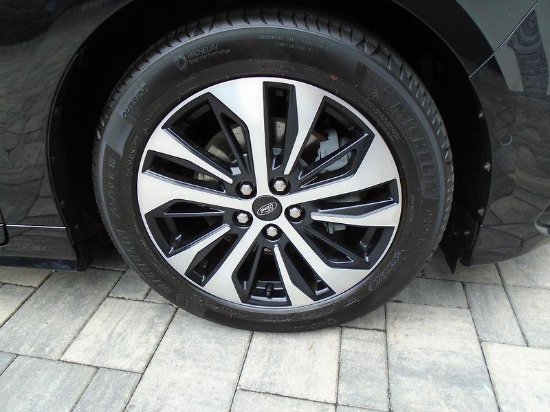 Ford S-MAX 2.5 Duratec FHEV ST-Line 140kW - fotka 9 z 46