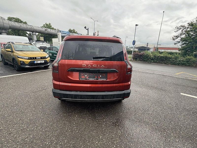 Dacia Jogger (2026) Extreme TCe 110 7 míst - fotka 4 z 11