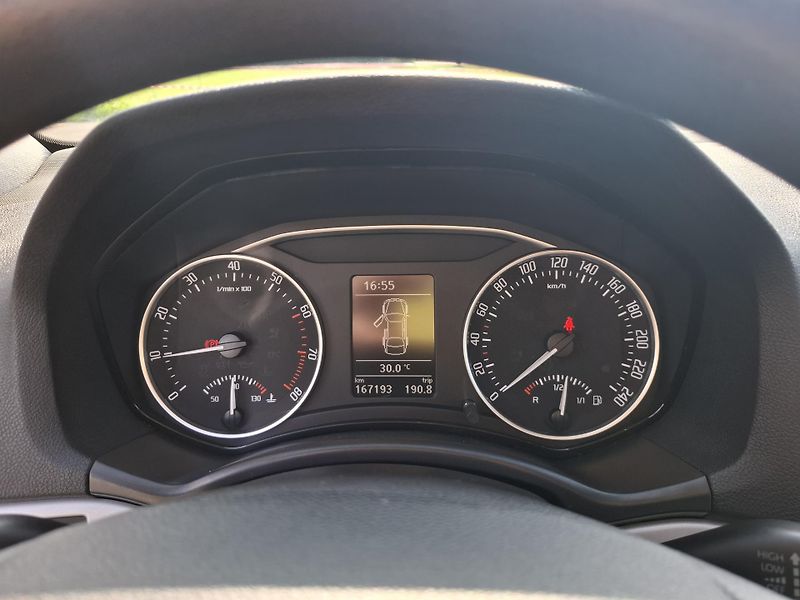 Škoda Octavia (2012) 1.2TSi 77kW,aut.klima,senzory - fotka 11 z 18