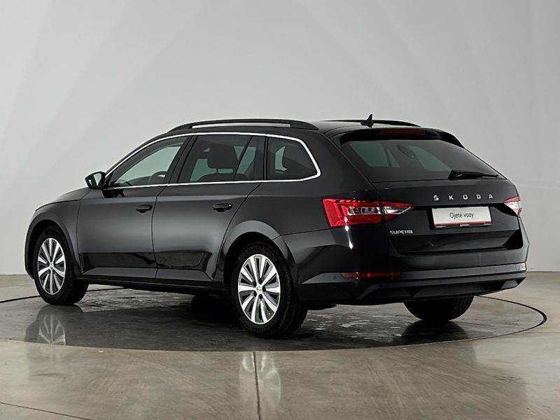 Škoda Superb Ambition DSG - fotka 15 z 28
