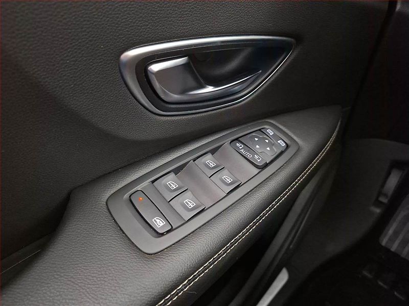 Renault Grand Scénic (2018) 1.2 TCe, ČR,1.maj, Kůže, Navi - fotka 19 z 19
