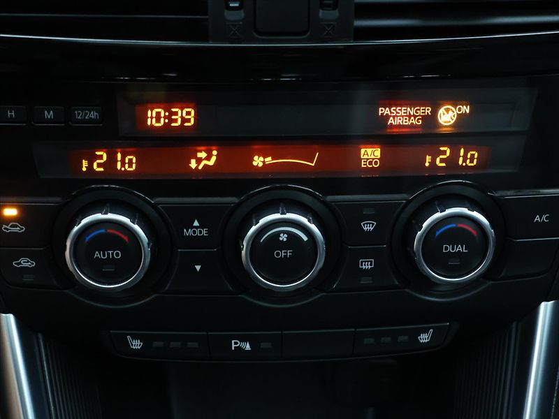 Mazda CX-5 2,2 Skyactiv-D 129kW Revolutio - fotka 26 z 35