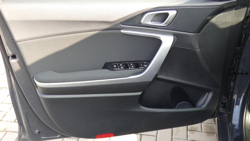 Kia Ceed SW 1.5 T-GDI SPIN 118kW DCT - fotka 8 z 22