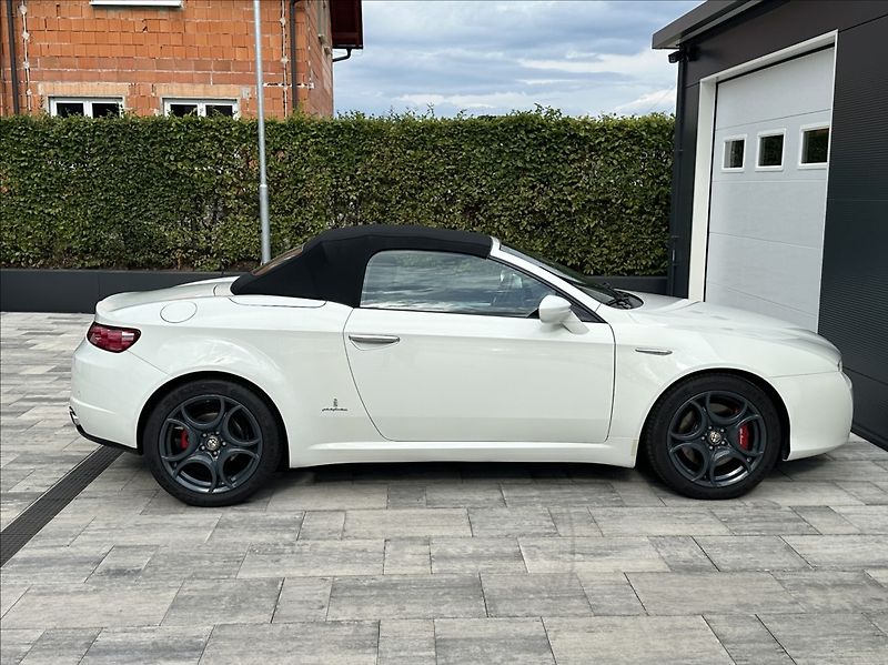 Alfa Romeo Spider 2,2 JTS 185PS  Exclusive - fotka 12 z 48