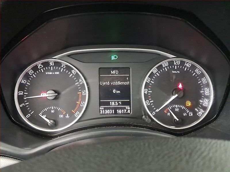 Škoda Octavia (2011) 1.6 TDI, po STK, Tažné - fotka 11 z 19