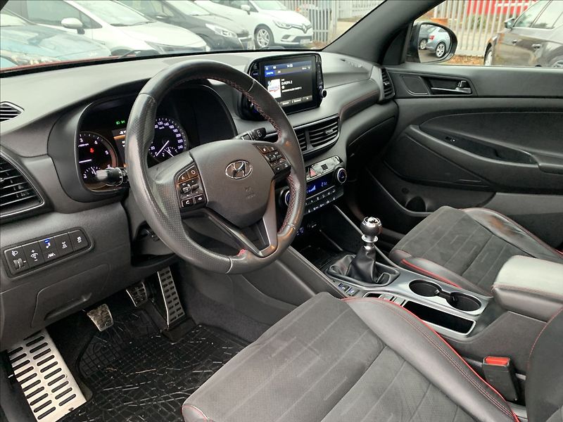 Hyundai Tucson 1,6 CRDI 4x4 N Line 1.MAJ.,ČR - fotka 14 z 24