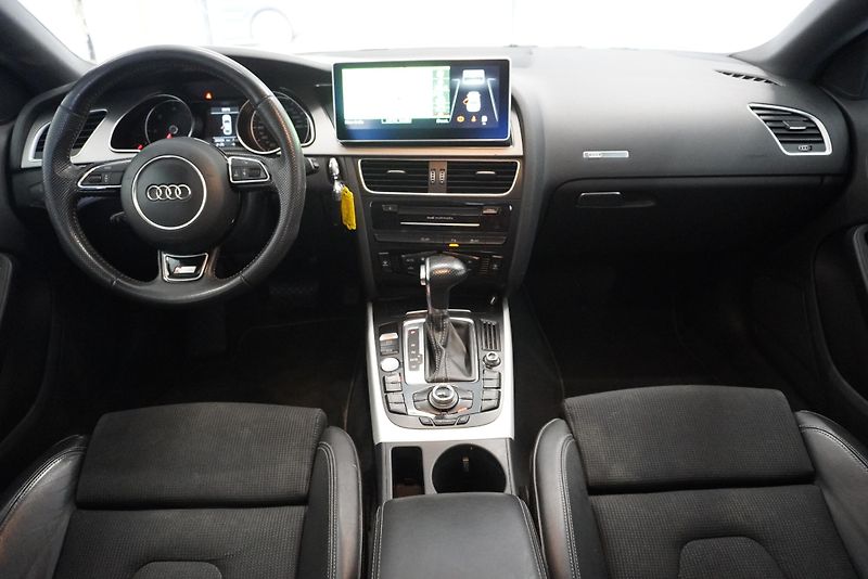 Audi A5 2,0 TDI S-LINE AUTOMAT - fotka 19 z 26