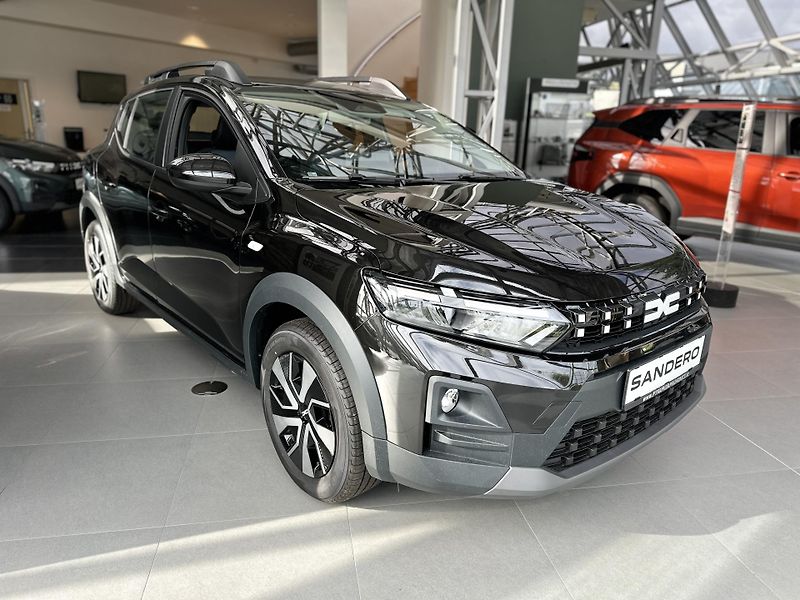Dacia Sandero (2026) Stepway TCe 110 - AKČNÍ SLEVA - fotka 3 z 14