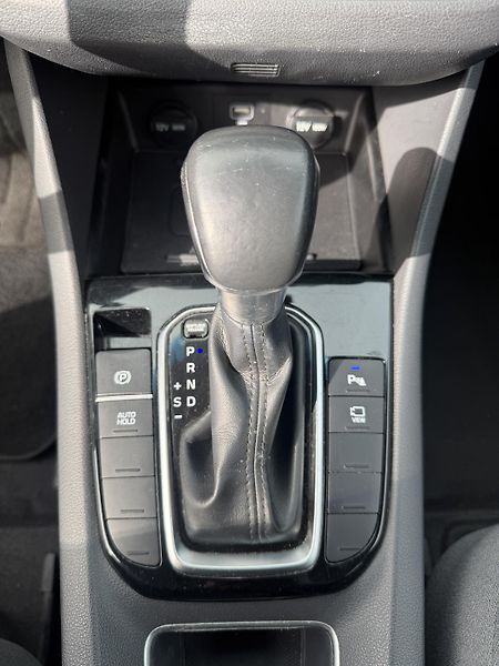 Hyundai Ioniq 1.6 GDI HYBRID Creative - fotka 15 z 20