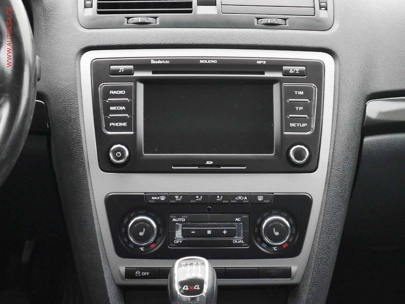 Škoda Octavia (2011) 2.0TDi 4x4, ČR, L&K, TZ - fotka 11 z 22