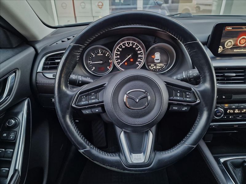 Mazda 6 2.2 Skyactiv-D Revolution TOP - fotka 21 z 50