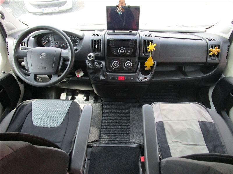Peugeot Boxer 2.2HDi, Obytný, 5 míst - fotka 7 z 67