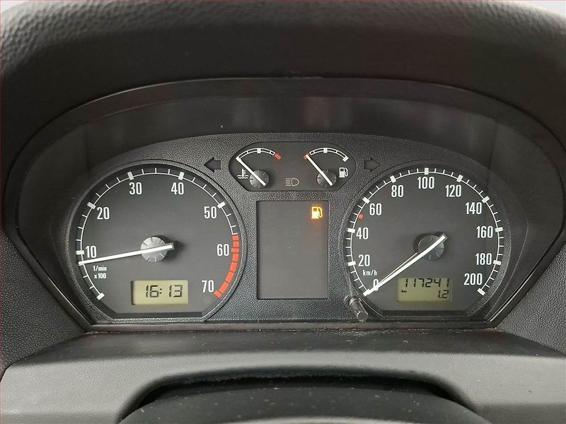 Škoda Fabia (2002) 1.2, nová STK, oblíbený vůz - fotka 11 z 13