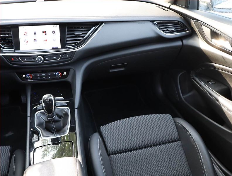 Opel Insignia (2017) 2.0 CDTI, Serv.kniha, Kůže - fotka 8 z 22