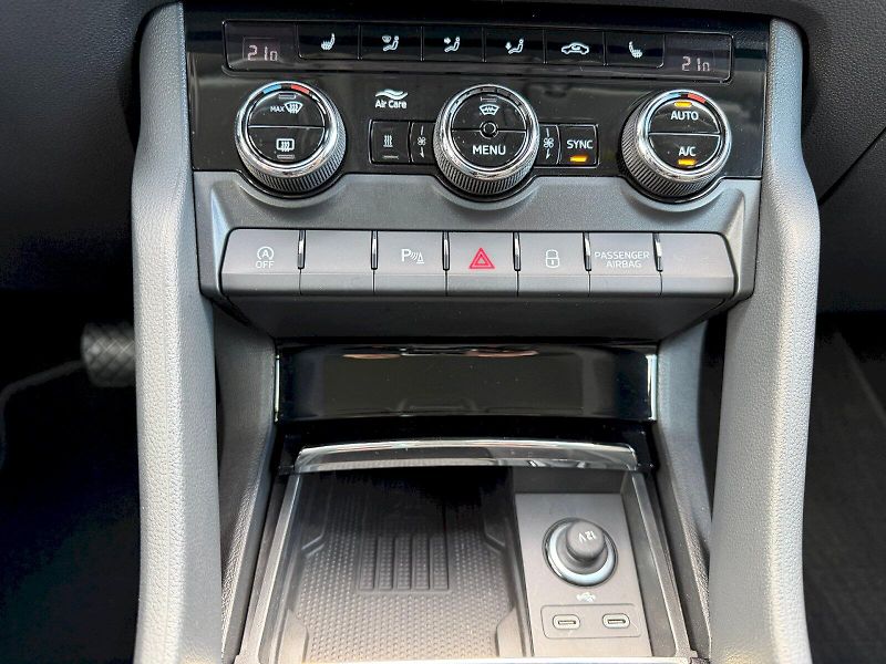 Škoda Karoq (2025) 2.0 TDI 110kW 4x4 DSG Top Sele - fotka 27 z 35