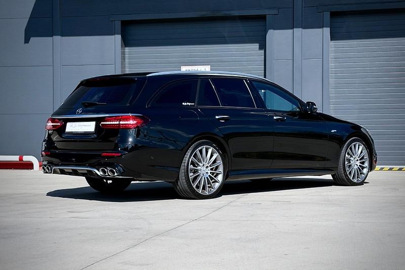 Mercedes-Benz Třídy E (2018) Mercedes-Benz E 53 AMG 4Matic+ - fotka 12 z 52