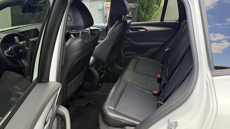 BMW X3 (2019) BMW X3 xDrive 20d po 1.majitel - fotka 15 z 37