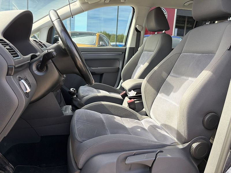 Volkswagen Touran 2.0 TDi 103kW - fotka 6 z 9
