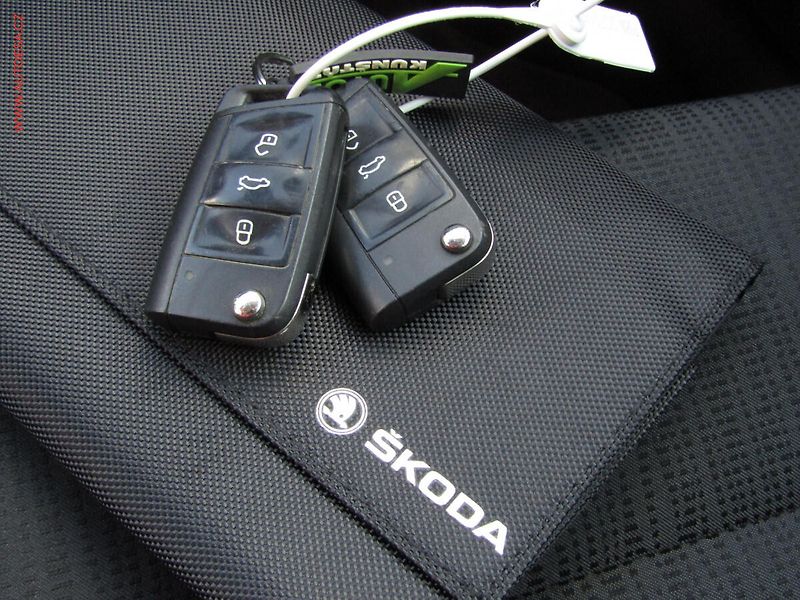 Škoda Superb (2019) 2.0 TDi, ČR, Style, DSG - fotka 22 z 23