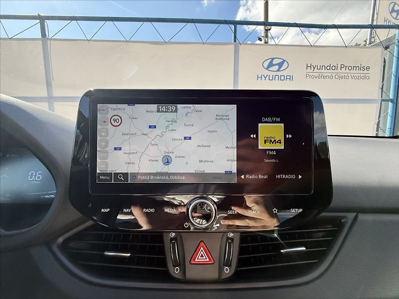 Hyundai i30 1,5 T-GDI 103kW DCT Family - fotka 13 z 23