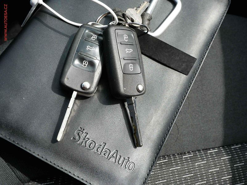 Škoda Octavia (2010) 1.2 TSi, servis.kniha - fotka 18 z 18