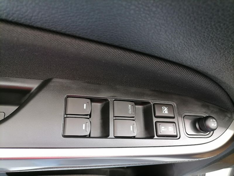 Suzuki Vitara (2018) 1.6 VVt Elegance - fotka 8 z 19