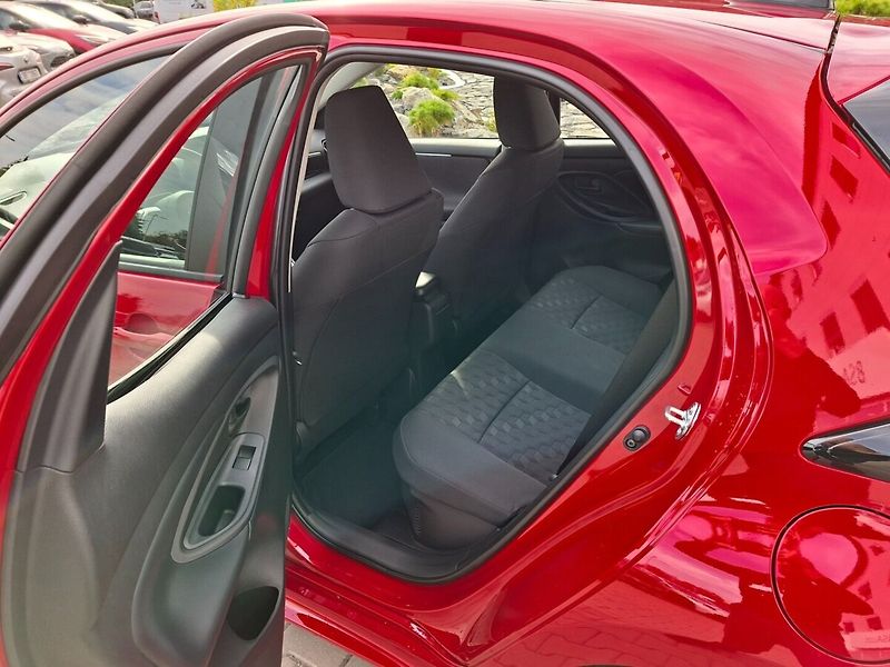 Toyota Yaris 1.5 HEV 116K Comfort - fotka 8 z 12