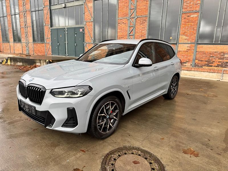 BMW X3 (2023) xDrive 20d M paket + tažné - fotka 2 z 27