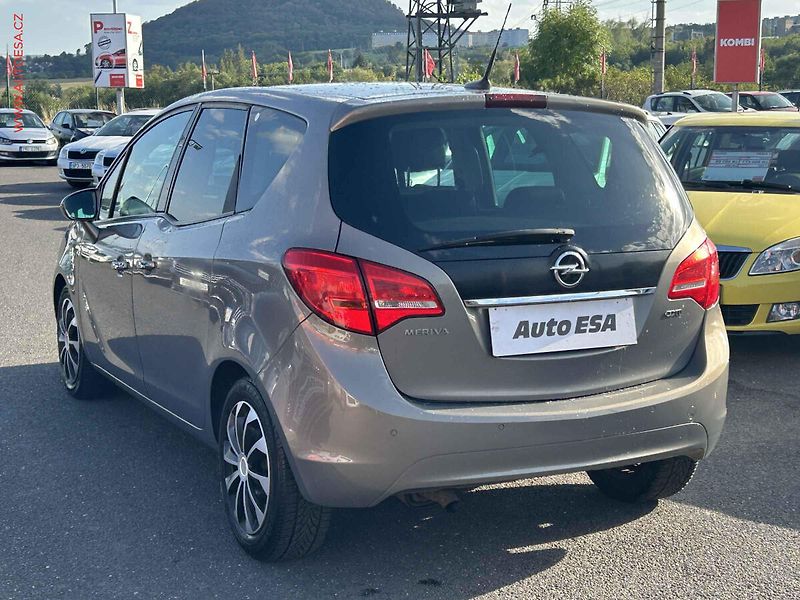 Opel Meriva (2011) 1.7CDTI, 2.maj, AT - fotka 6 z 17