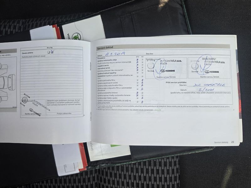 Škoda Octavia 2.0 TDI 4x4 Xenon  - fotka 23 z 28