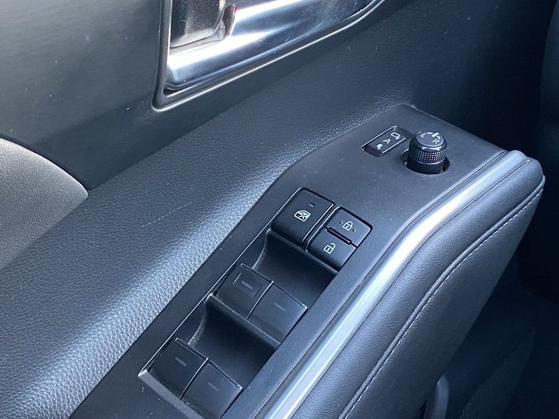 Toyota Highlander 2.5HSD, ČR-1m, Comfort, tažné - fotka 31 z 41