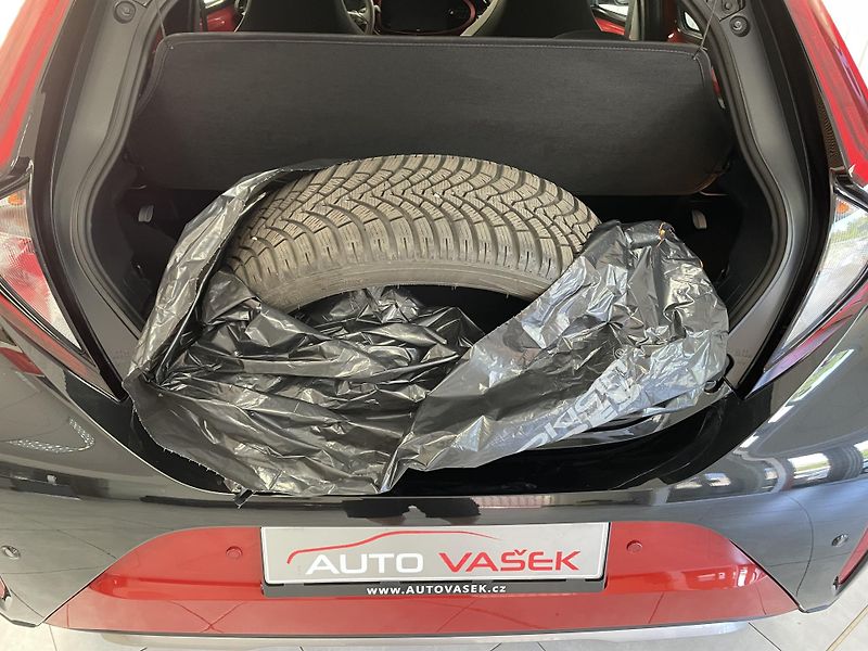 Toyota Aygo X AUTOMAT ČR REZERVACE  - fotka 27 z 27